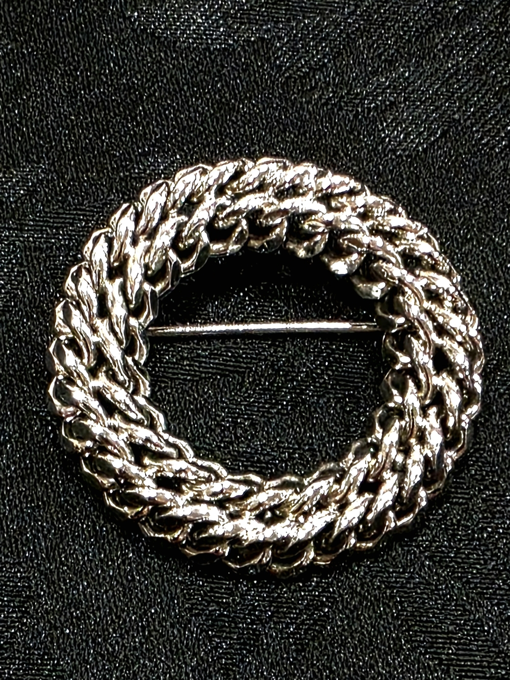 Ernest Steiner Vintage Brooch Pin in Wreath Double-layered Curblink Chain Design